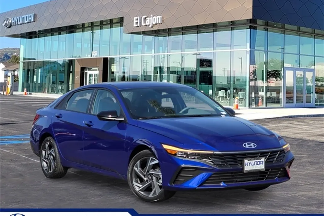 2025 Hyundai Elantra SEL Sport photo 1