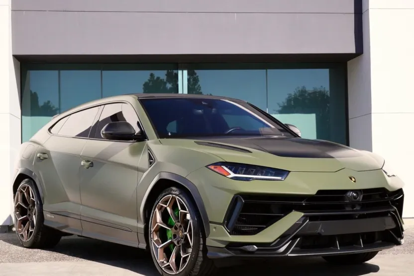 2024 Lamborghini Urus Performante photo 1