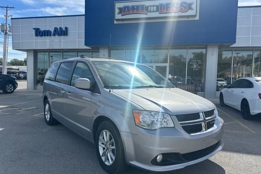 2019 Dodge Grand Caravan SXT photo 1