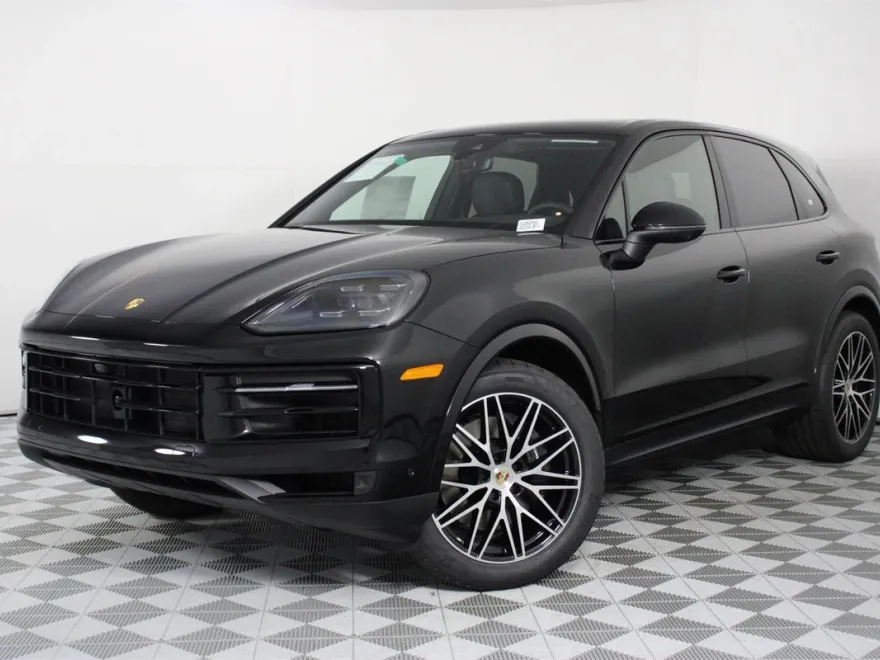 2025 Porsche Cayenne photo 1