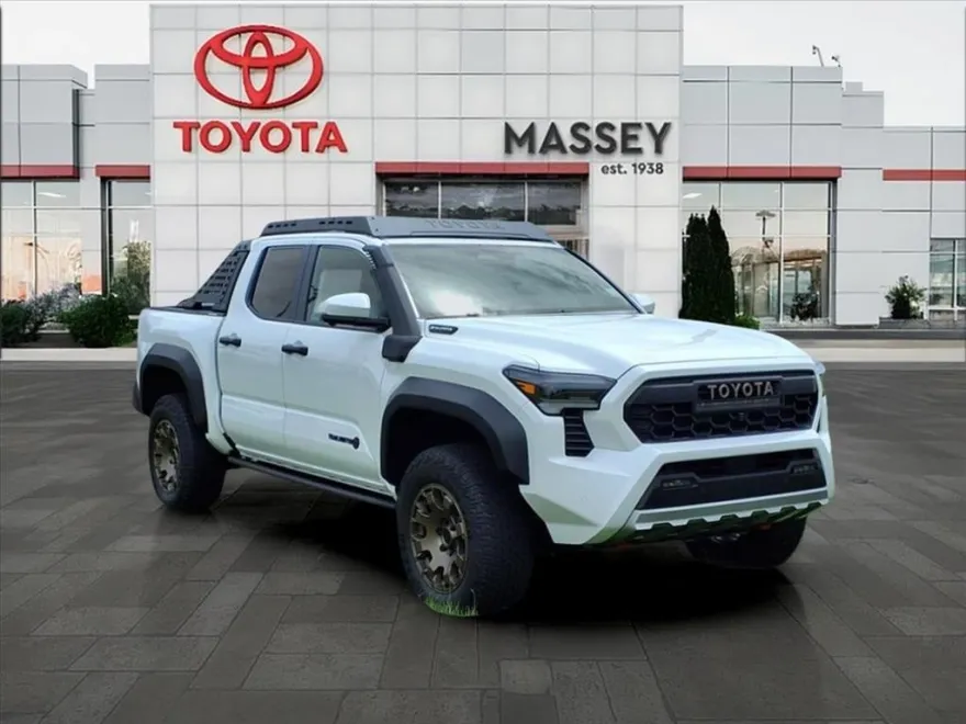 2025 Toyota Tacoma Trailhunter photo 1