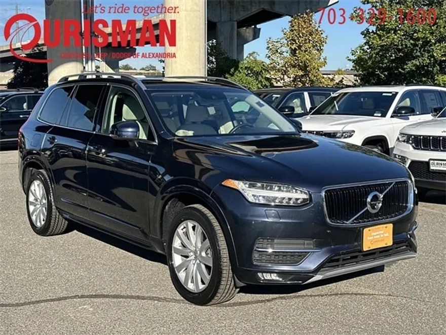 2016 Volvo XC90 T6 Momentum photo 1