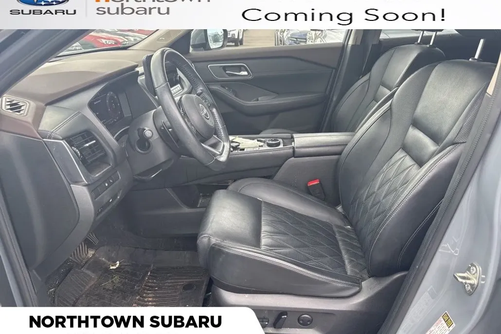 2023 Nissan Rogue Platinum photo 1