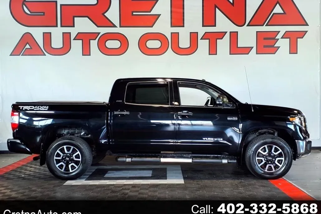 2018 Toyota Tundra SR5 CrewMax photo 1