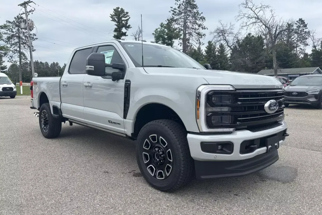 2025 Ford F-350 Platinum photo 1