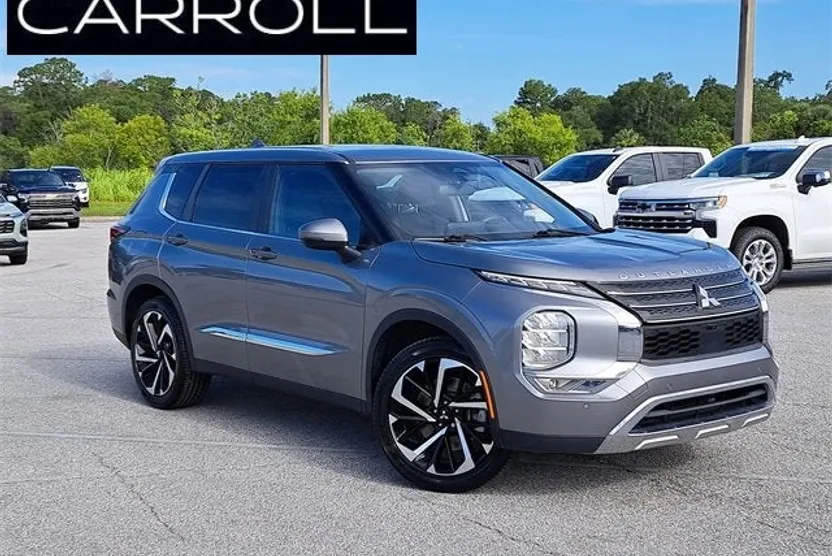 2022 Mitsubishi Outlander SE photo 1