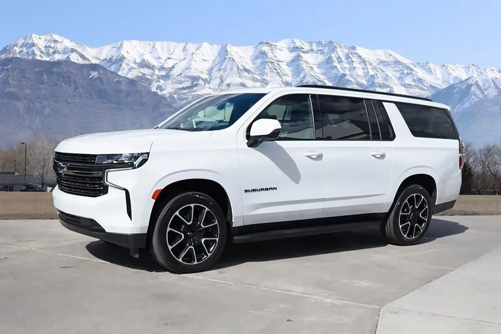 2021 Chevrolet Suburban RST photo 1