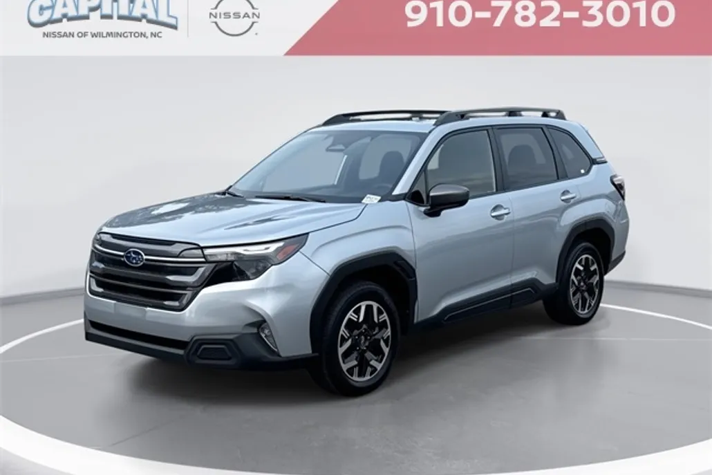 2025 Subaru Forester Premium photo 1