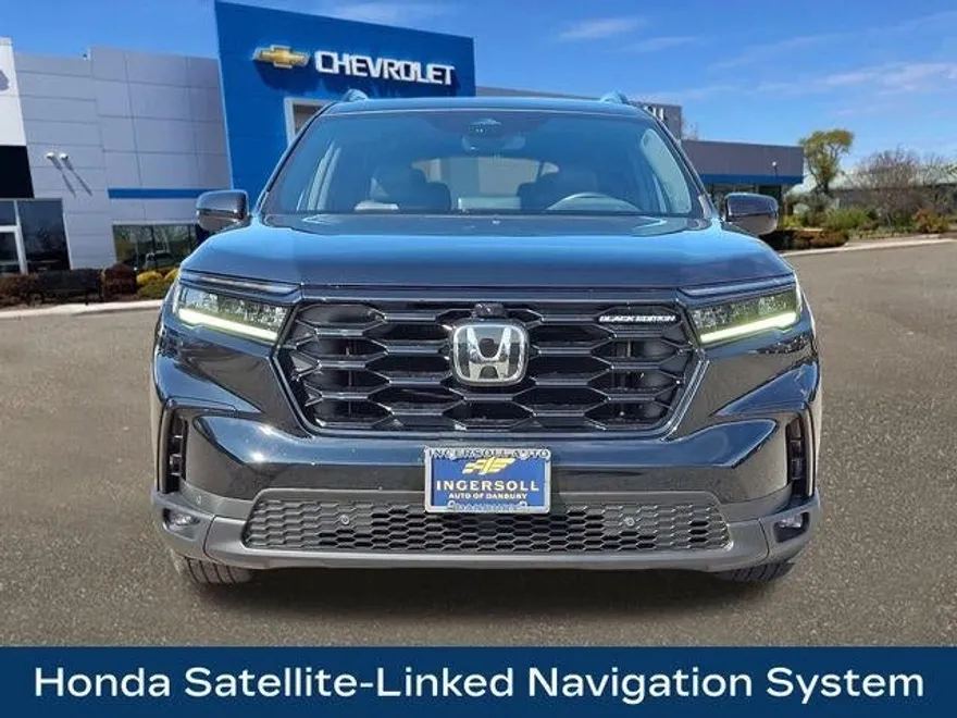 2025 Honda Pilot Black Edition photo 1