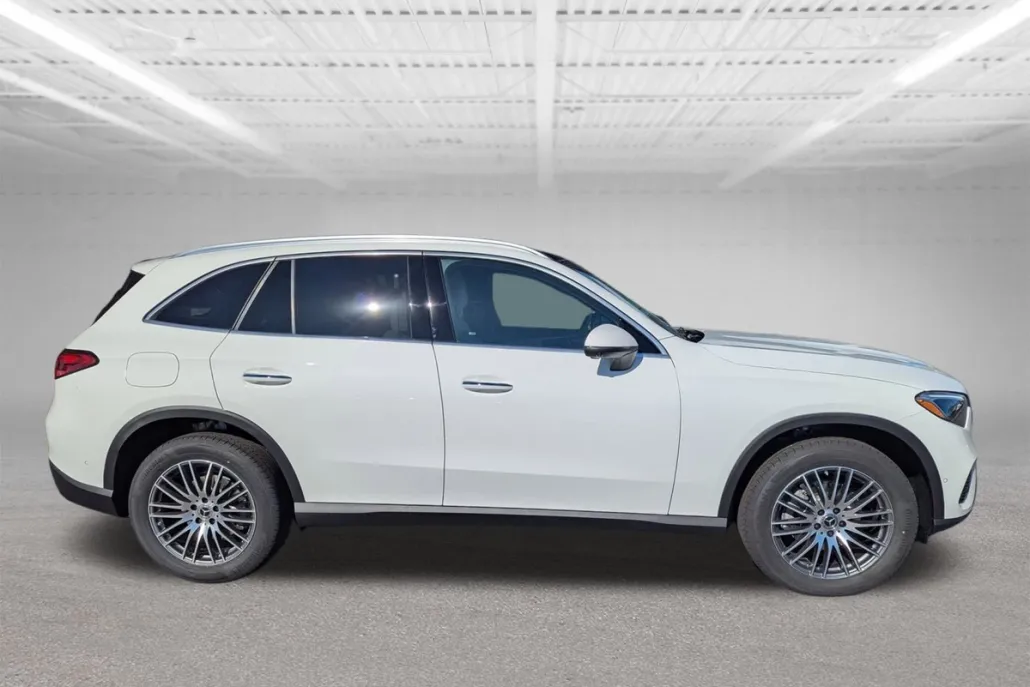 2026 Mercedes Benz GLC 300 4MATIC photo 1