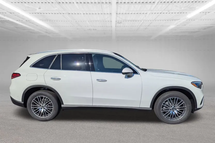 2026 Mercedes Benz GLC 300 4MATIC photo 1