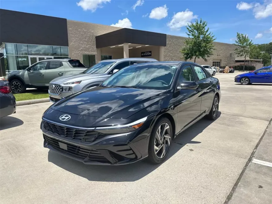 2025 Hyundai Elantra Hybrid Limited photo 1