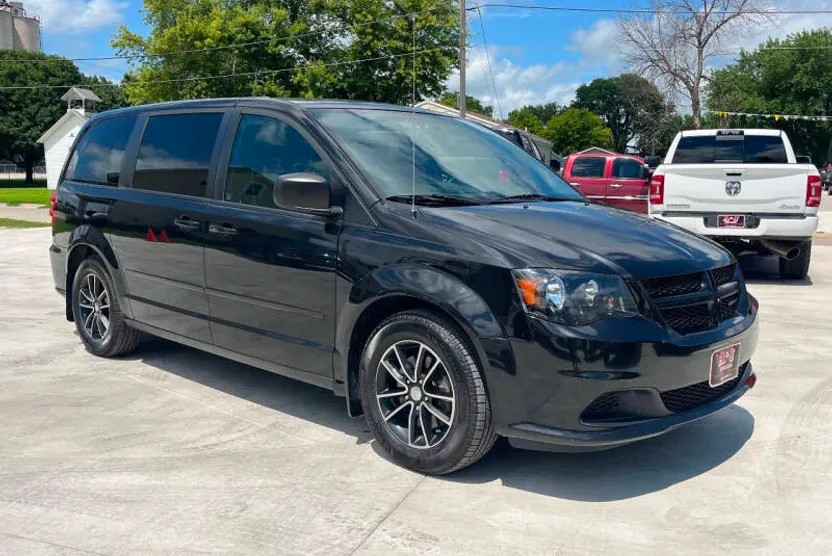 2015 Dodge Grand Caravan SE photo 1