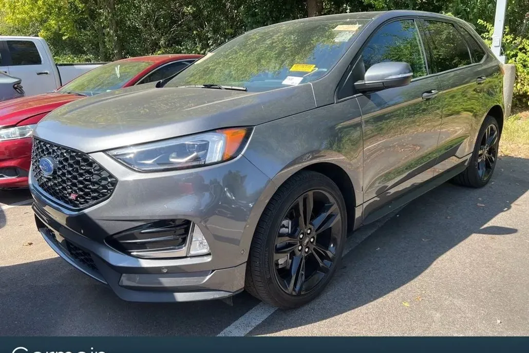 2022 Ford Edge ST photo 1