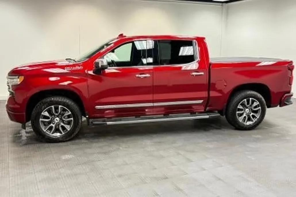 2024 Chevrolet Silverado 1500 High Country photo 1