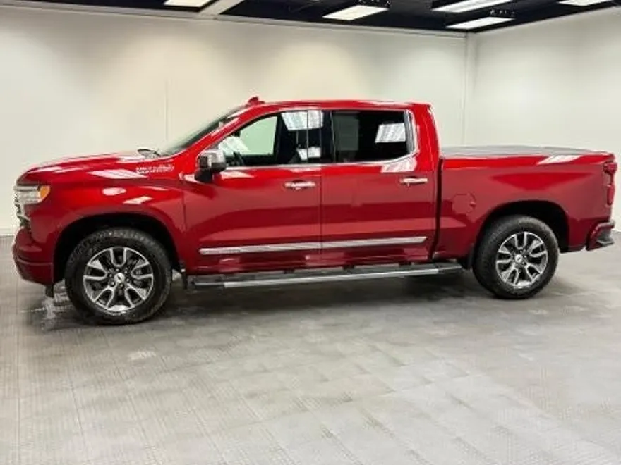 2024 Chevrolet Silverado 1500 High Country photo 1