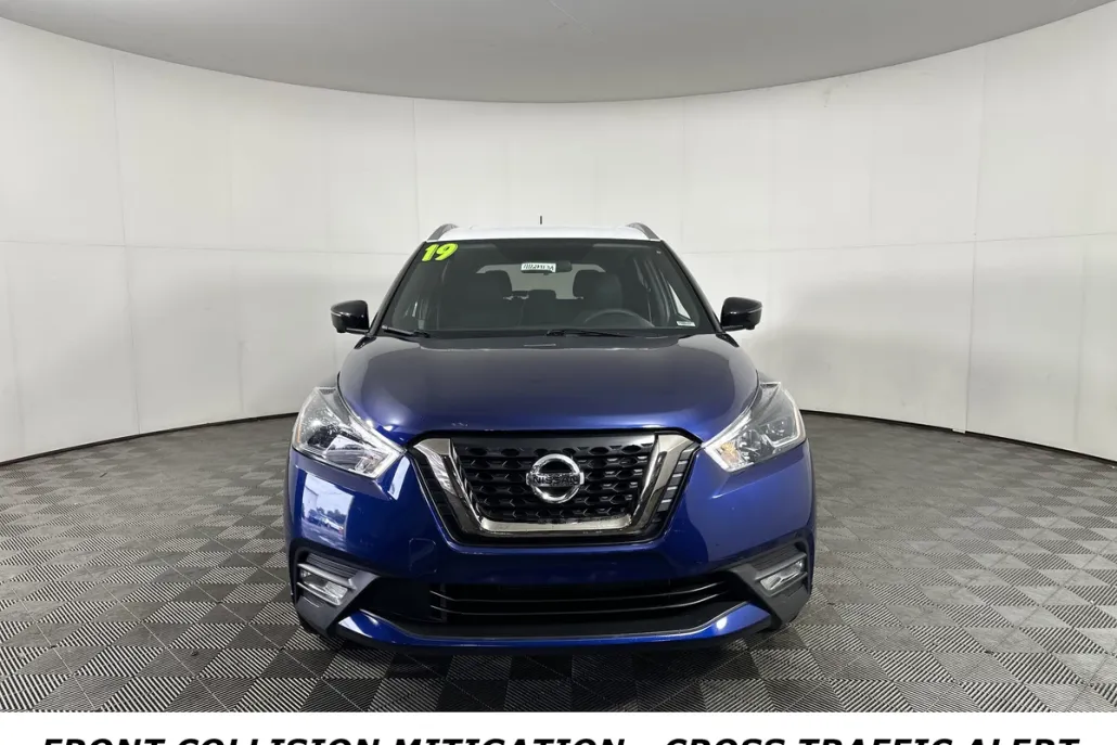 2019 Nissan Kicks SR photo 1