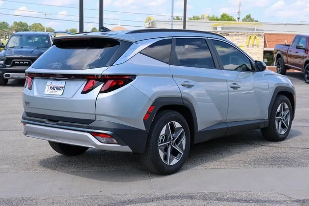 2025 Hyundai Tucson SEL photo 1