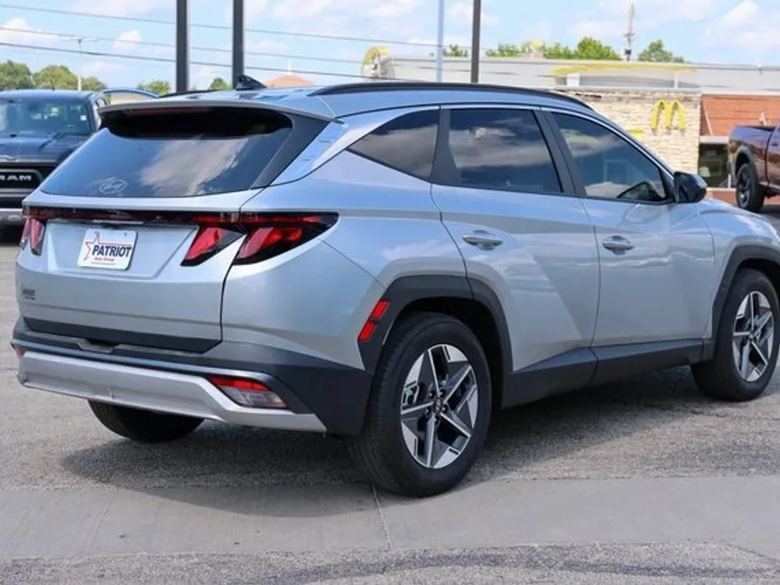2025 Hyundai Tucson SEL photo 1