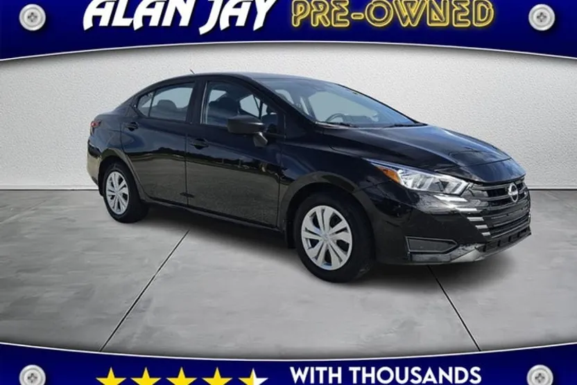2023 Nissan Versa S photo 1