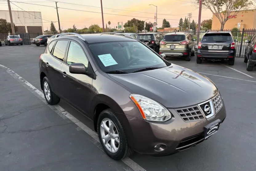2008 Nissan Rogue SL photo 1