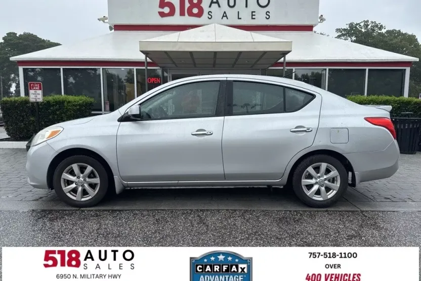 2013 Nissan Versa 1.6 SL photo 1