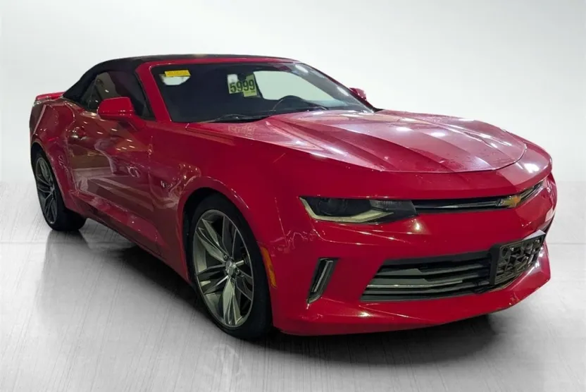 2017 Chevrolet Camaro 1LT photo 1