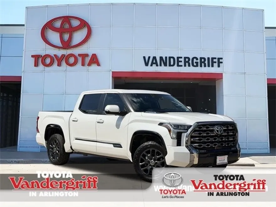 2024 Toyota Tundra Platinum photo 1