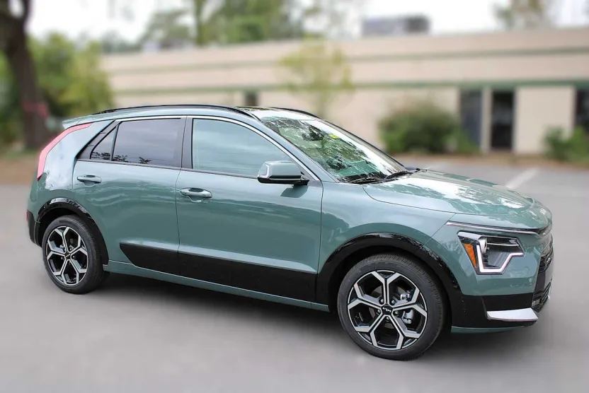 2025 Kia Niro EX Touring photo 1