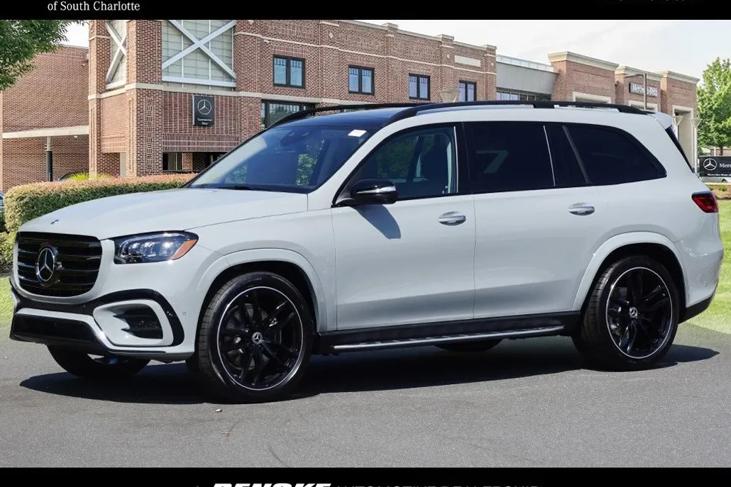 2026 Mercedes Benz GLS 450 4MATIC photo 1