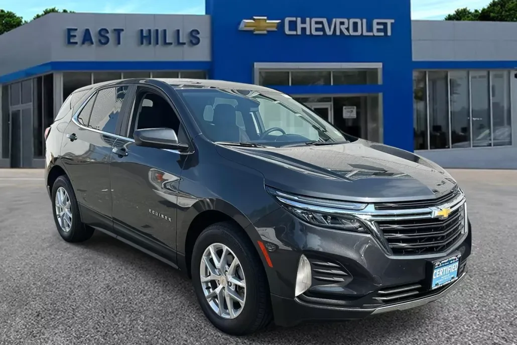 2022 Chevrolet Equinox LT photo 1