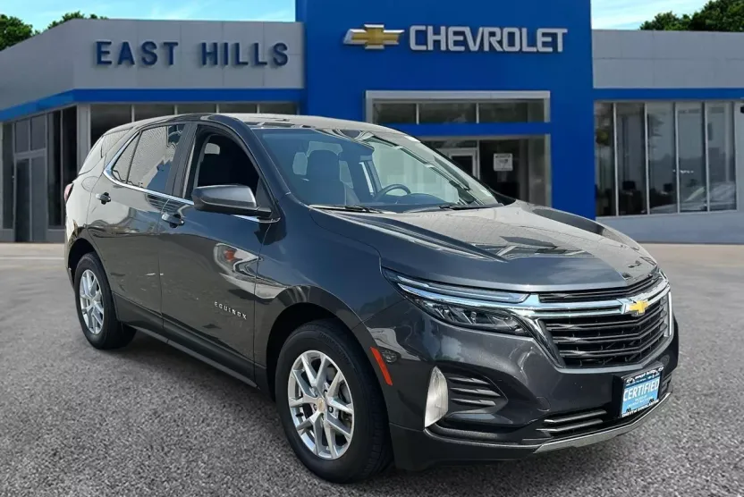 2022 Chevrolet Equinox LT photo 1