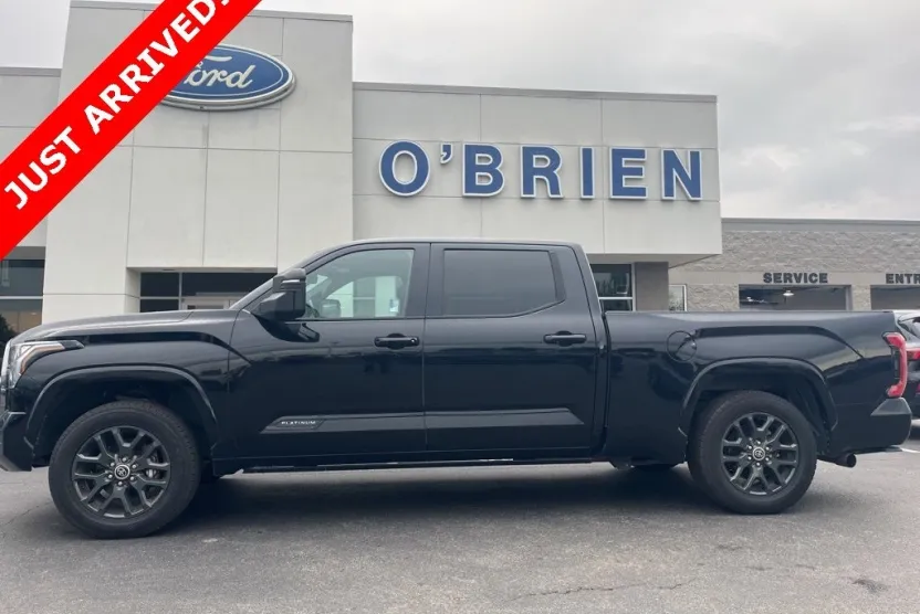 2022 Toyota Tundra Platinum photo 1