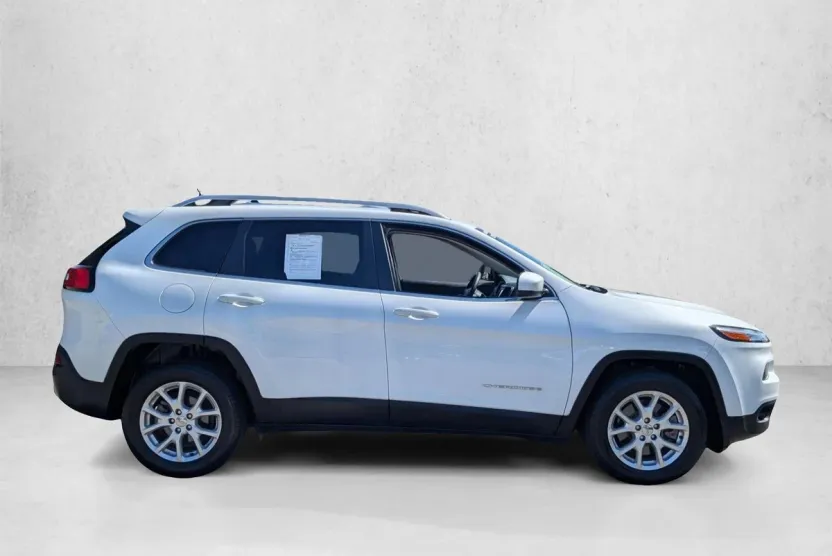 2018 Jeep Cherokee Latitude photo 1