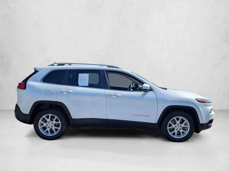 2018 Jeep Cherokee Latitude photo 1