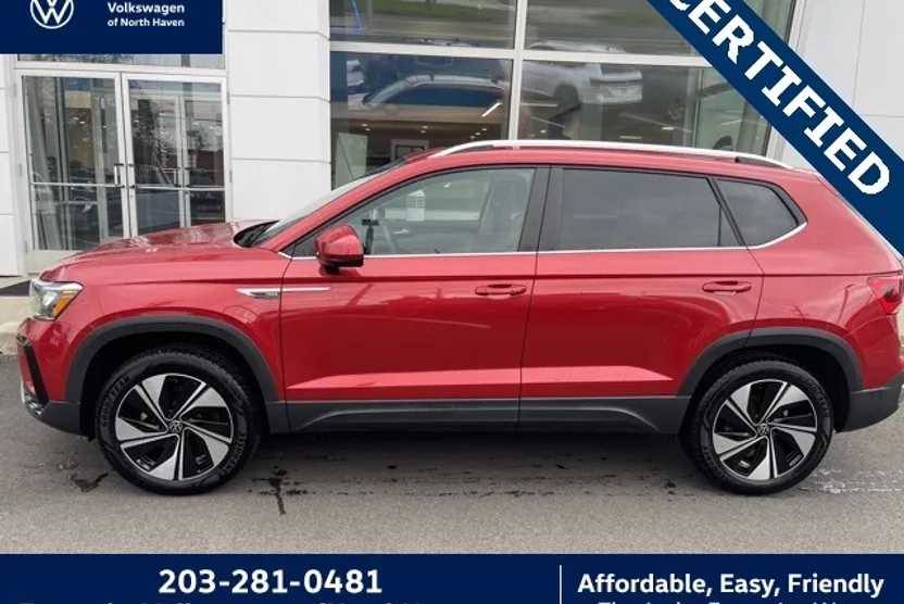 2024 Volkswagen Taos SE photo 1
