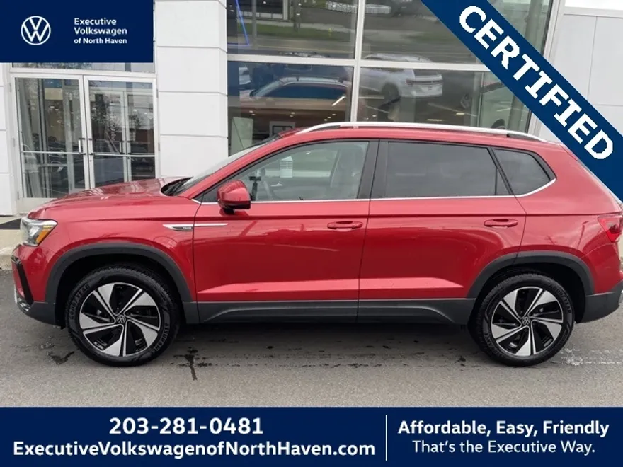2024 Volkswagen Taos SE photo 1