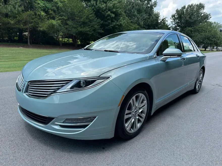2013 Lincoln MKZ Hybrid photo 1
