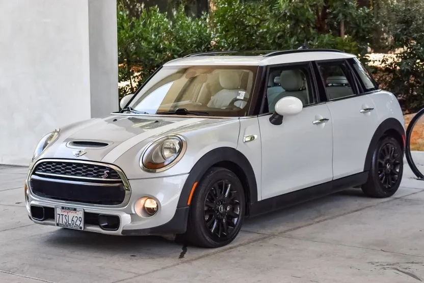 2016 Mini Cooper Hardtop S photo 1