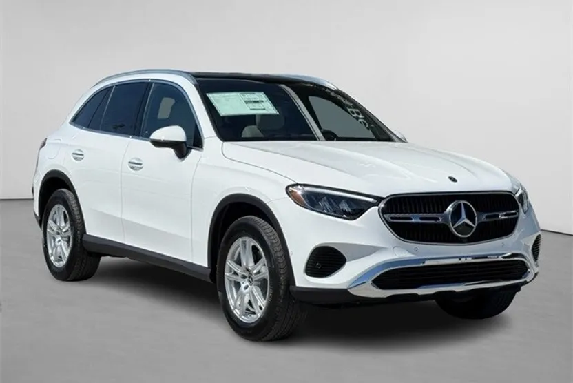 2025 Mercedes Benz GLC 300 4MATIC photo 1