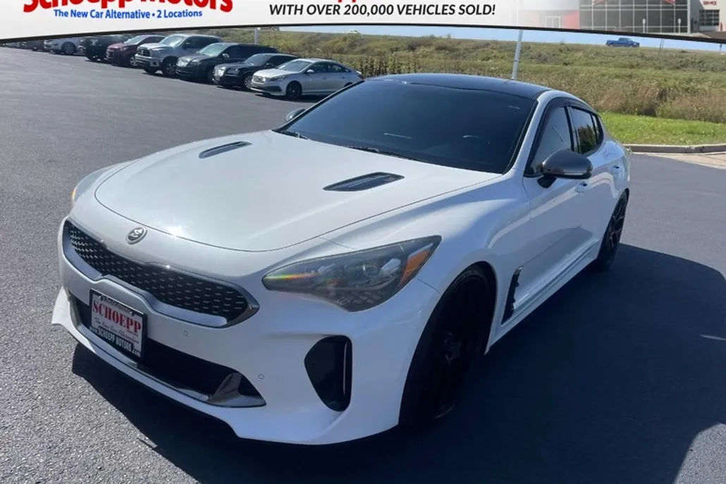 2019 Kia Stinger GT photo 1