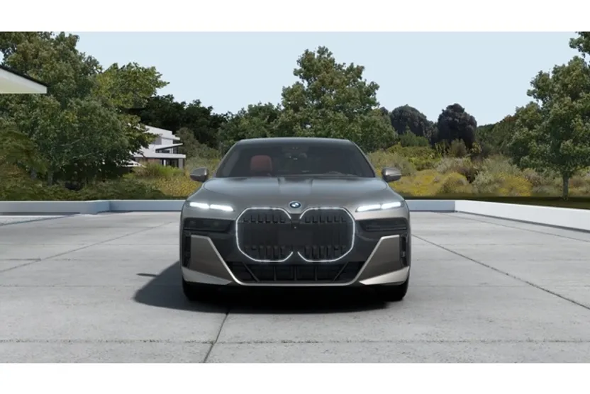 2026 Bmw 750e photo 1