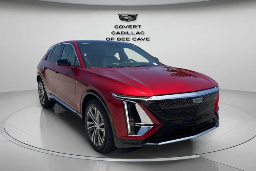 2025 Cadillac Lyriq Luxury photo 1