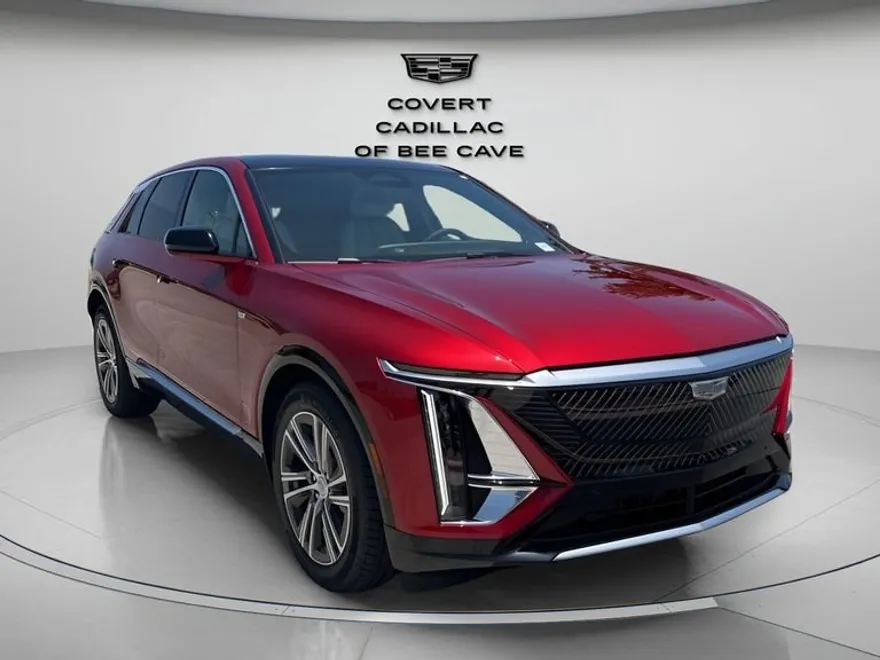 2025 Cadillac Lyriq Luxury photo 1