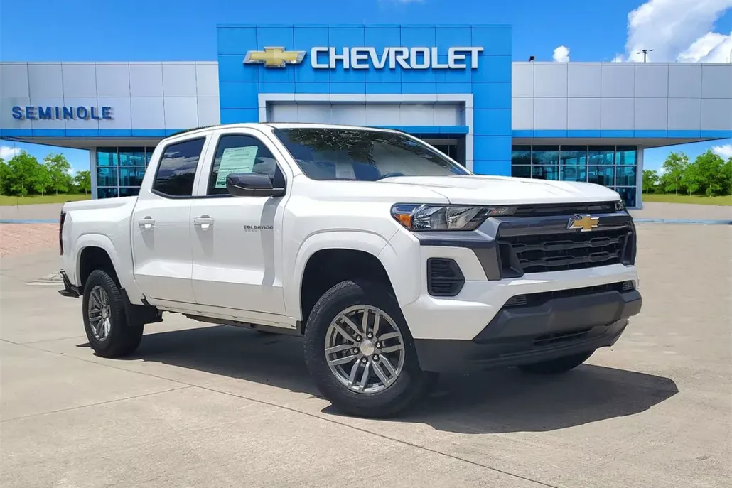 2026 Chevrolet Colorado LT photo 1