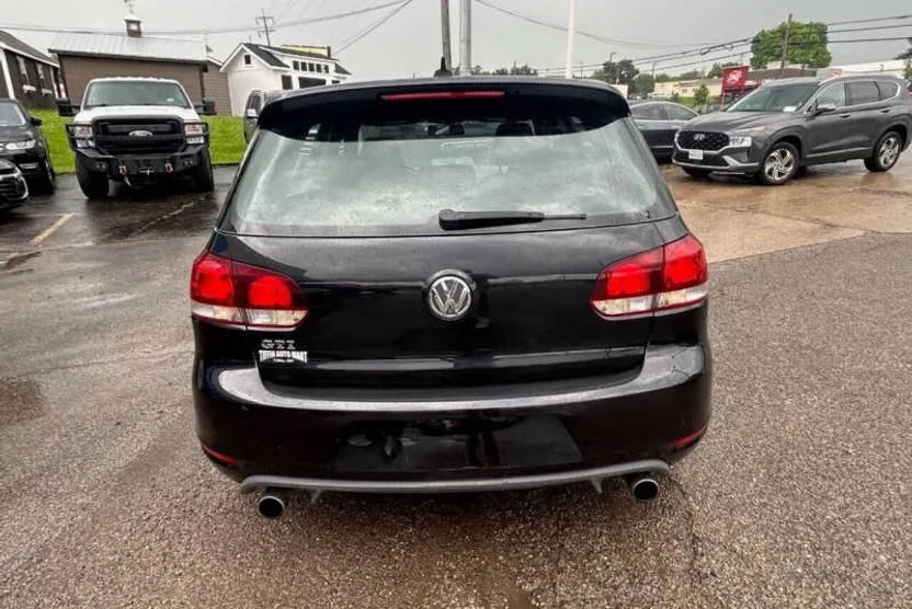 2012 Volkswagen Golf GTI Base photo 1