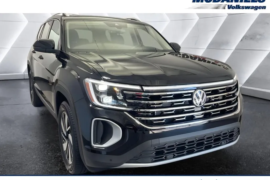 2026 Volkswagen Atlas SEL photo 1
