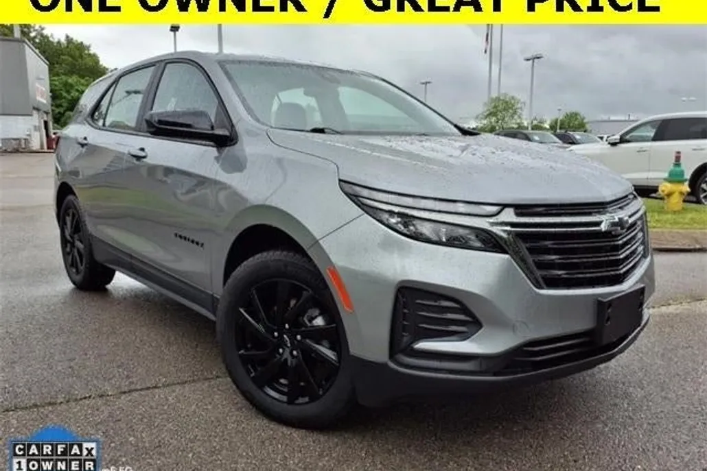 2023 Chevrolet Equinox LS photo 1
