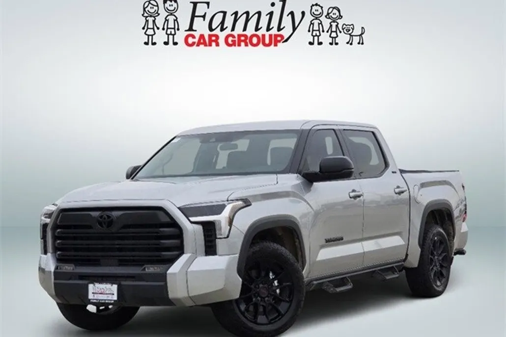 2025 Toyota Tundra SR5 photo 1