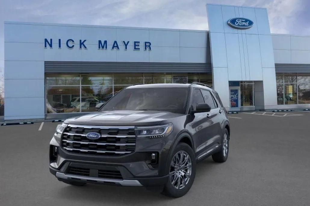 2025 Ford Explorer photo 1